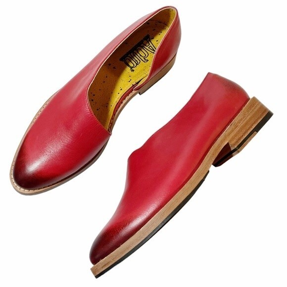 Adro Artisan Dover Flat Red Distressed Leather Side Cutout Slip On Size 7 NEW - Picture 1 of 15
